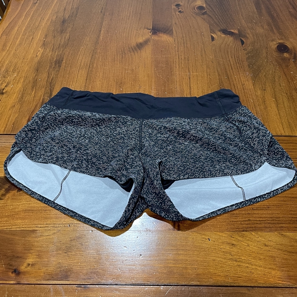 Lululemon Athletica Women's Black White Speed Up Athletic Running Shorts Size 8